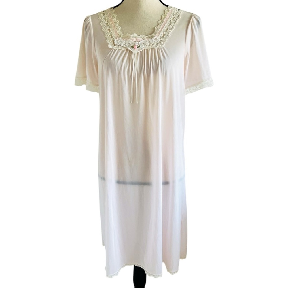Vintage Sears Carriage Court Embroidered Lace Trim Short Nightgown
